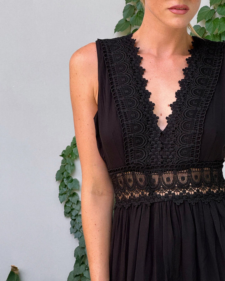Aurélie | Abito Elegante in Pizzo con Scollatura a V
