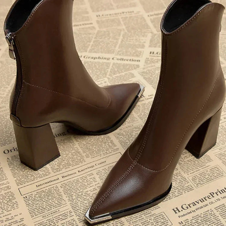 Stivale in Pelle Chelsea con Punta in Cromo