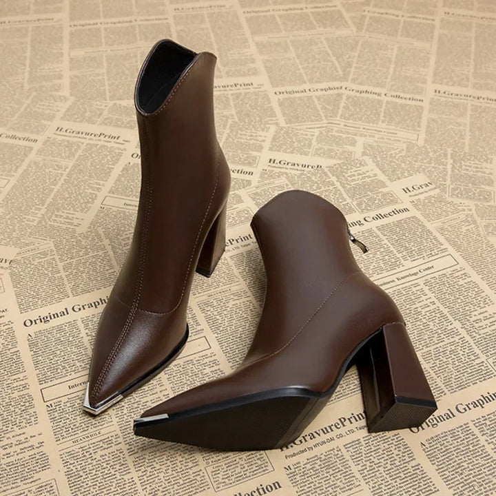 Stivale in Pelle Chelsea con Punta in Cromo