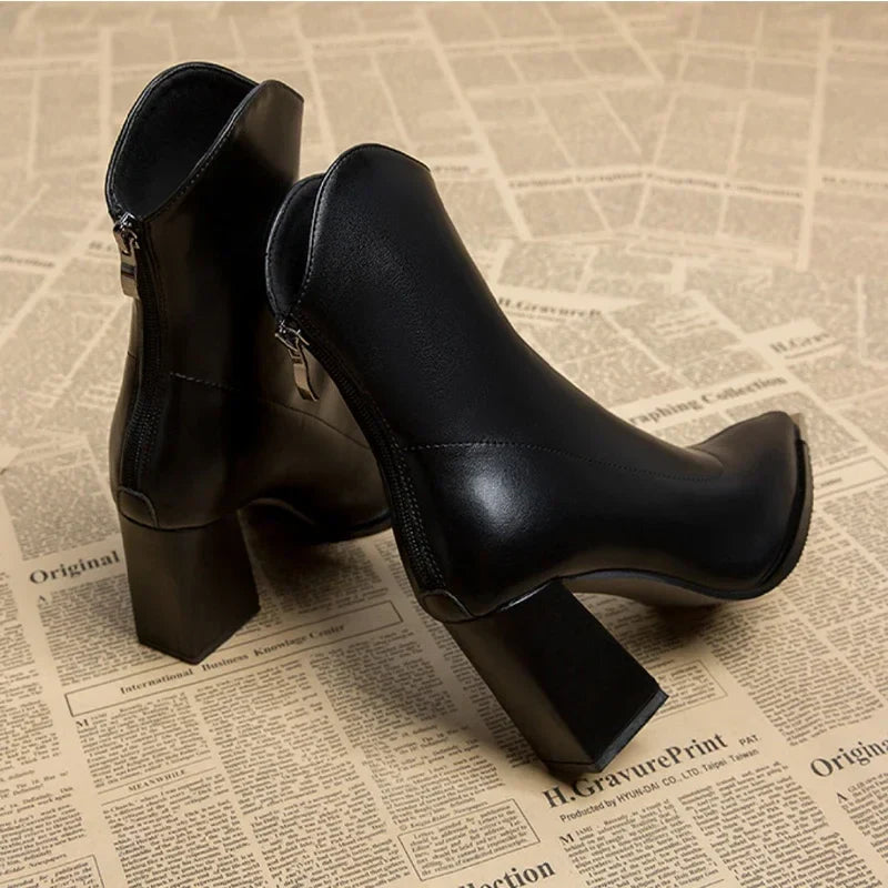 Stivale in Pelle Chelsea con Punta in Cromo
