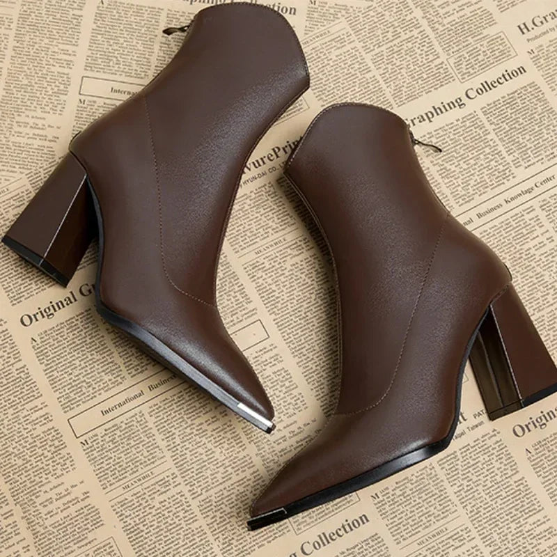 Stivale in Pelle Chelsea con Punta in Cromo