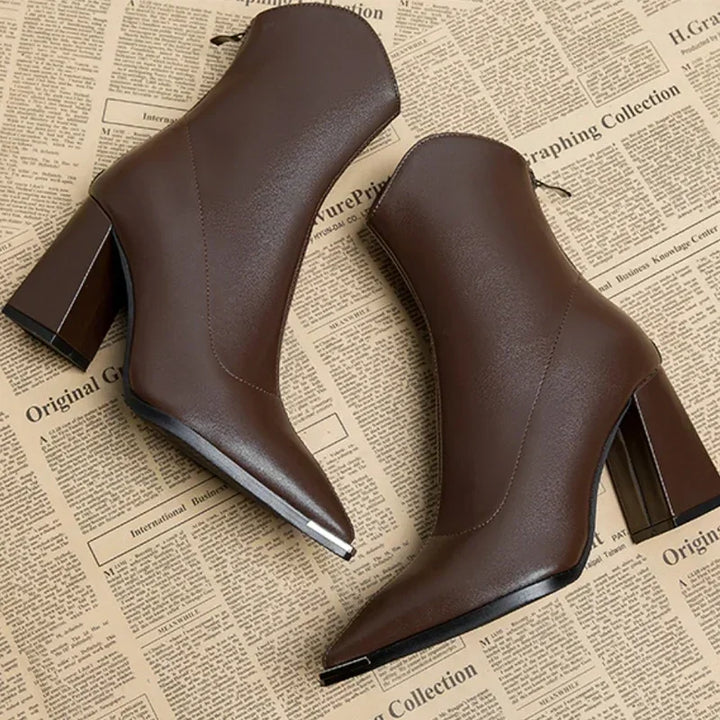 Stivale in Pelle Chelsea con Punta in Cromo