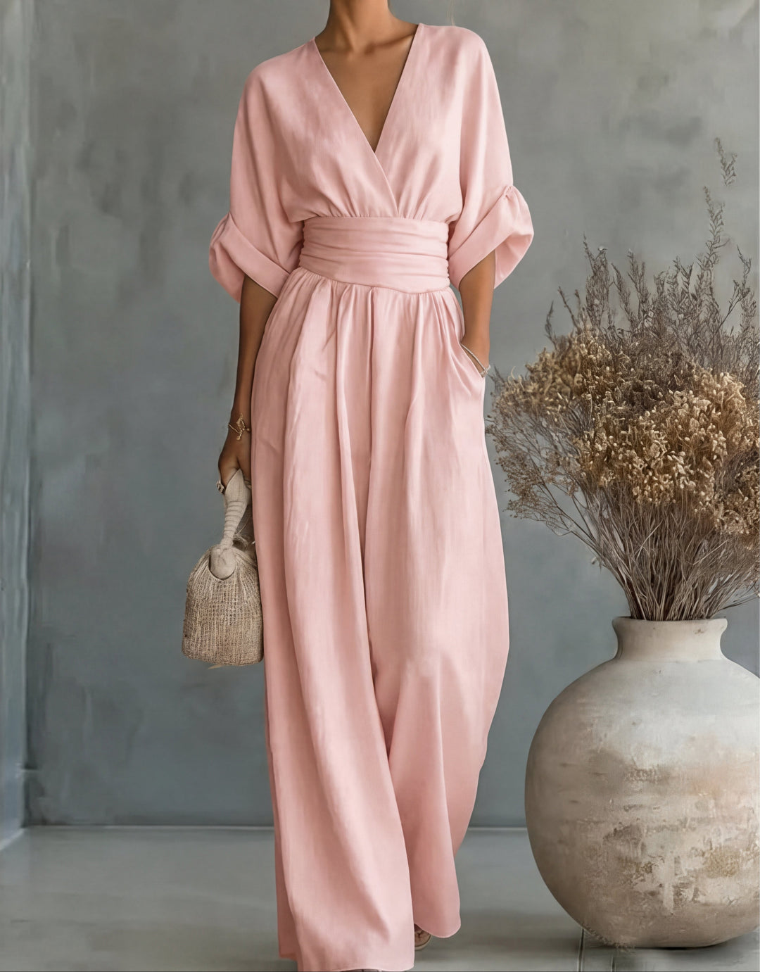 Daniela - Mono elegante con scollo a V e gamba larga