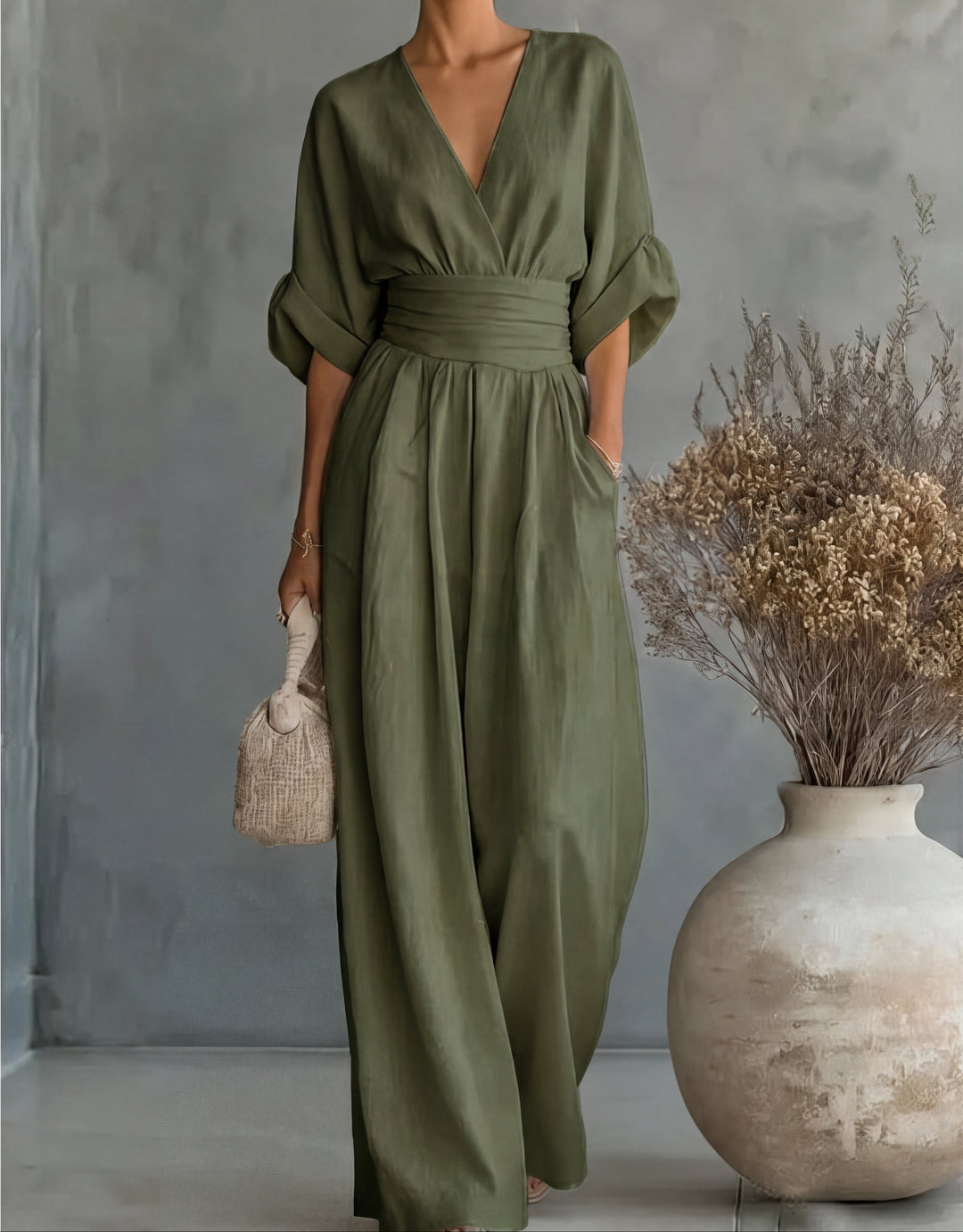 Daniela - Mono elegante con scollo a V e gamba larga